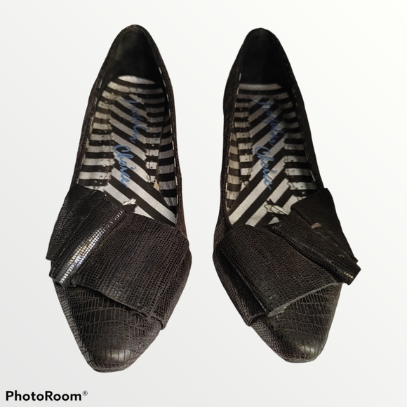 Irregular Choice Shoes - Irregular Choice pointed low heel shoe